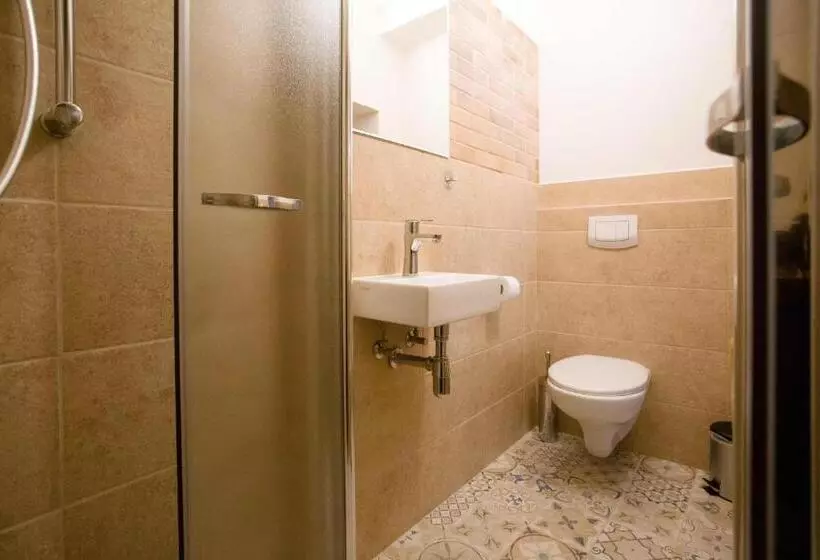 Retkeilymaja Pension Krajinská 27