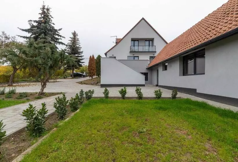 Aamiaismajoitus (B&B) Villa Bérc