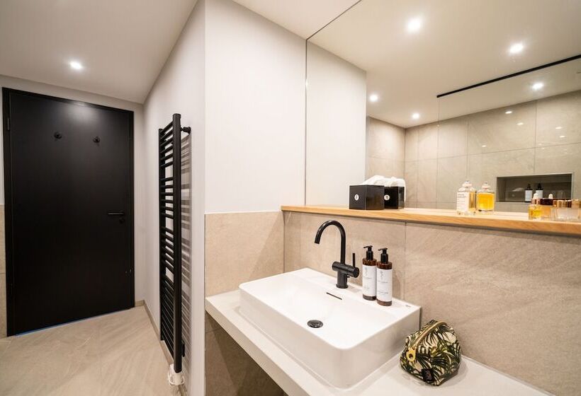 Black F Tower Serviced Apartments