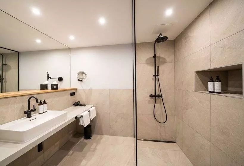 Black F Tower   Serviced Apartments