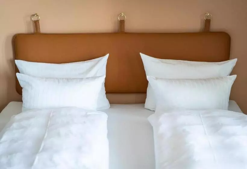 Black F Tower   Serviced Apartments