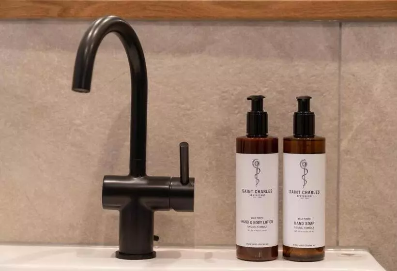 Black F Tower   Serviced Apartments