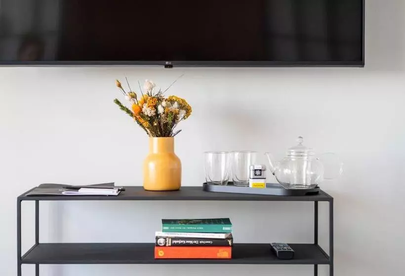 Black F Tower   Serviced Apartments