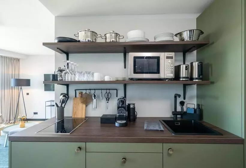 Black F Tower   Serviced Apartments