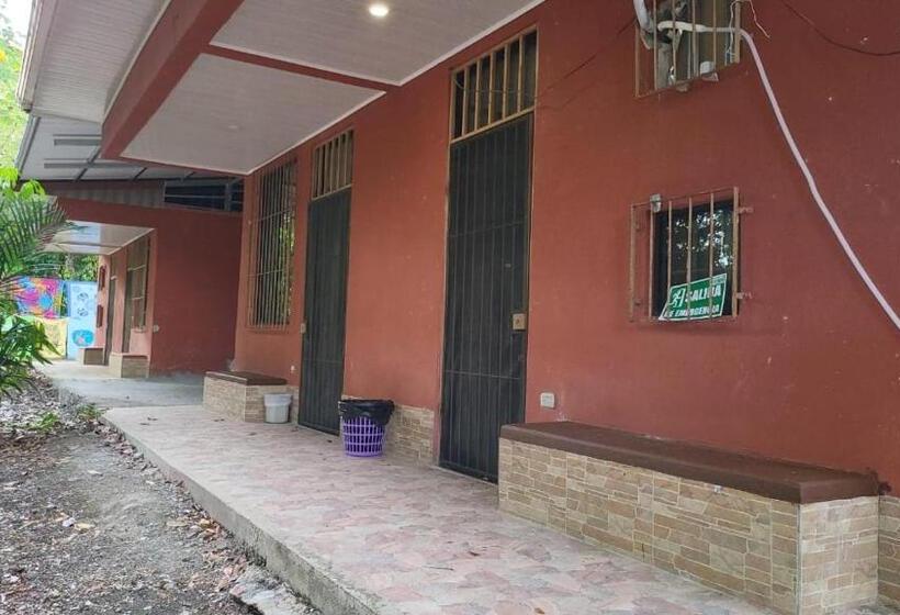 Hostel Manuel Antonio Park Jungle