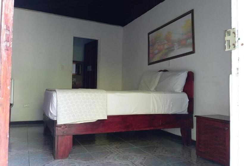 Hostel Manuel Antonio Park Jungle