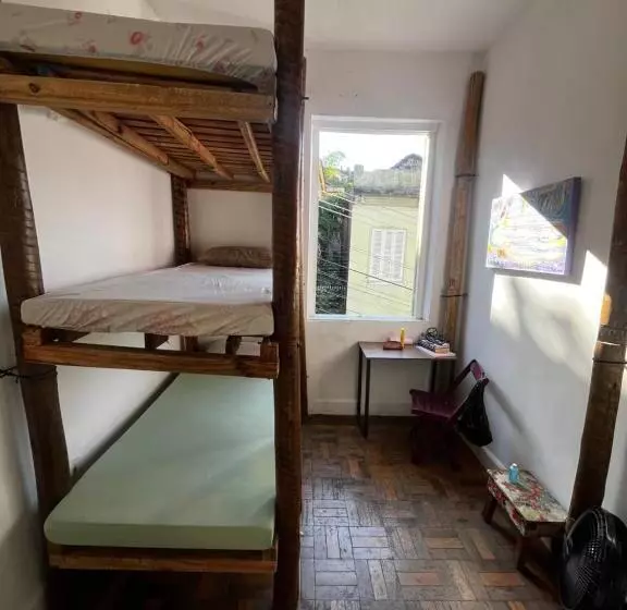 Hostel Selaron