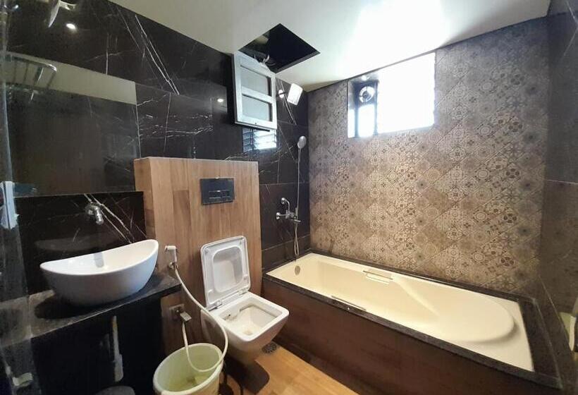 בית מלון כפרי Atithi Lodging & Boarding By Wb Inn