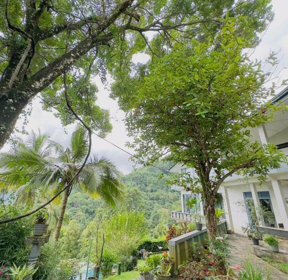 فندق Brookside Nature Resort