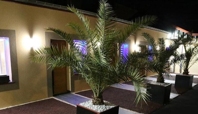 هتل Hôtel Center Saint Quentin Centre Gare