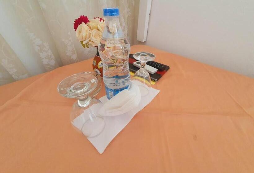 בית מלון כפרי Kolonne Riverside Garden