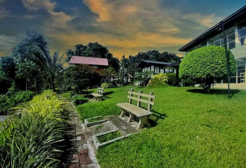ホテル Kolonne Riverside Garden