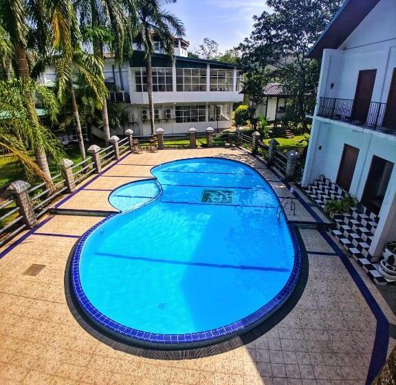 בית מלון כפרי Kolonne Riverside Garden