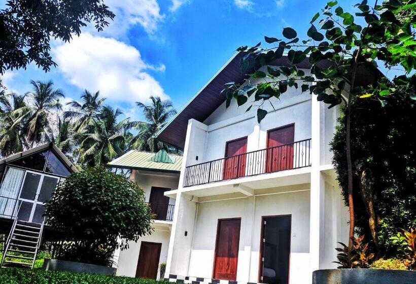 בית מלון כפרי Kolonne Riverside Garden