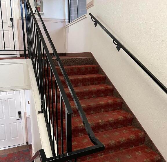 فندق Oquirrh Mountain Inn