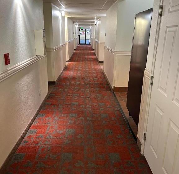 فندق Oquirrh Mountain Inn