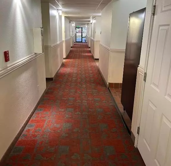 Hotelli Oquirrh Mountain Inn