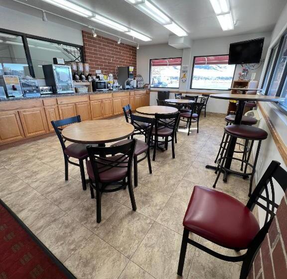 فندق Oquirrh Mountain Inn