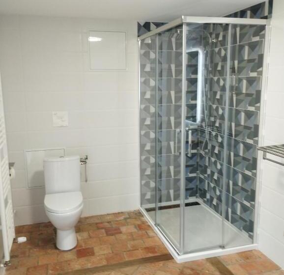 펜션 Chambres D Hôtes La Tour De Bellevue