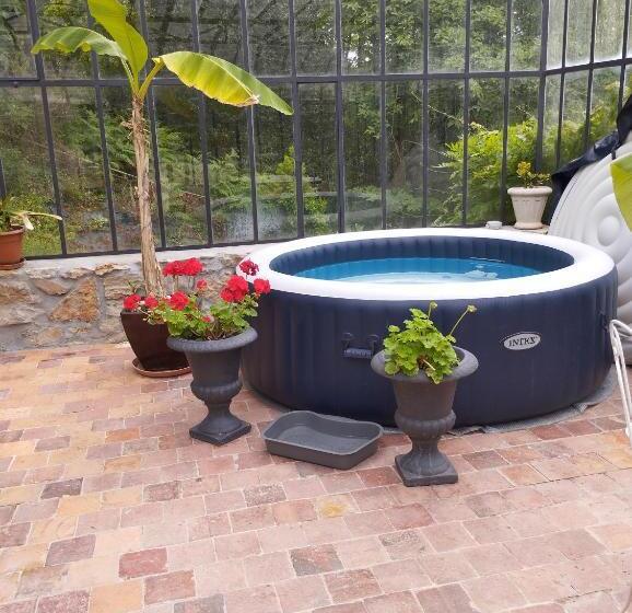 펜션 Chambres D Hôtes La Tour De Bellevue