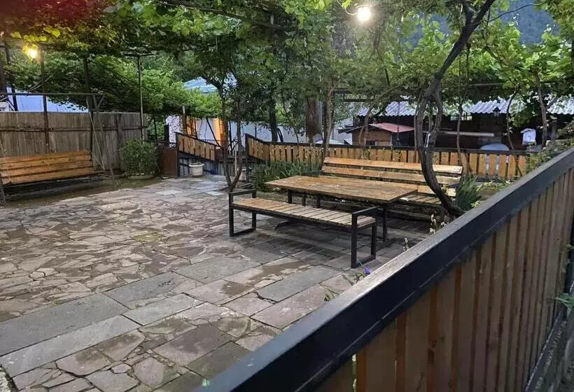 پانسیون Friendly House