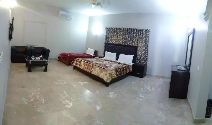 پانسیون Guest House One