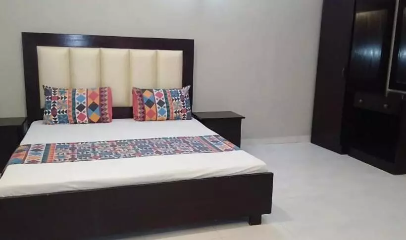 پانسیون Guest House One