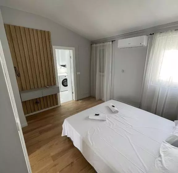 پانسیون Lungomare Apartments