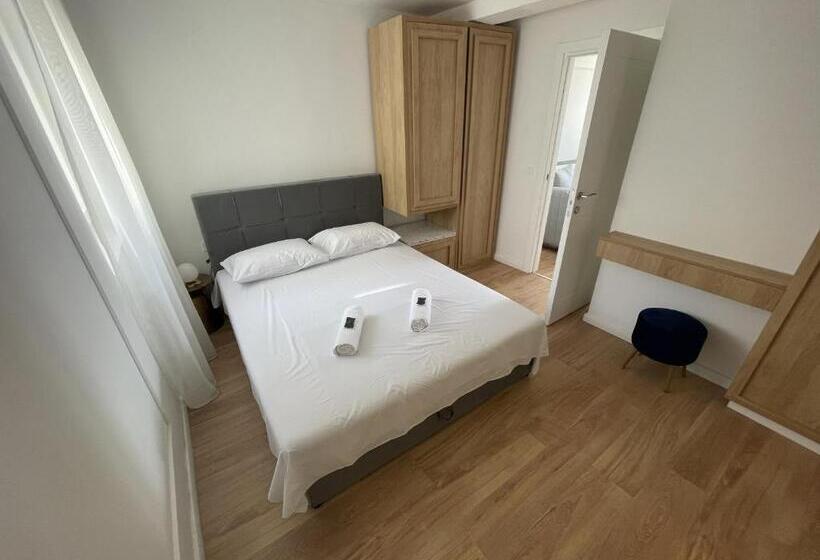 پانسیون Lungomare Apartments