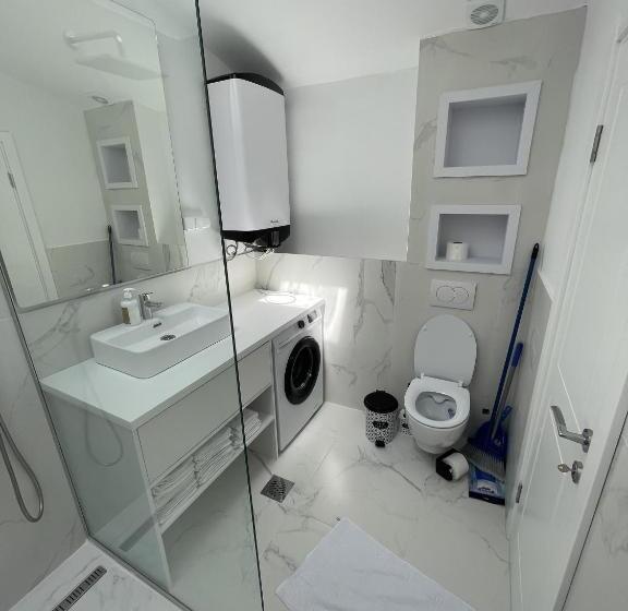 پانسیون Lungomare Apartments