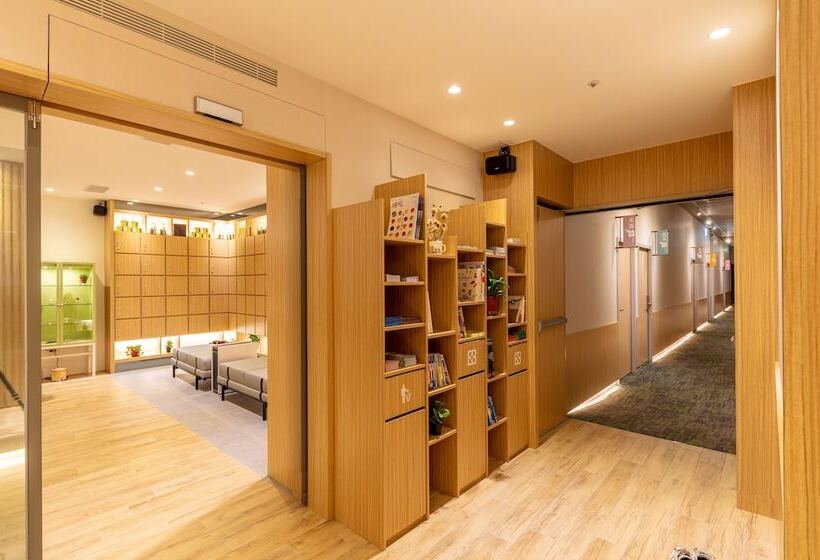 Общежитие Cho Stay Capsule Hotel Taoyuan Airport T2