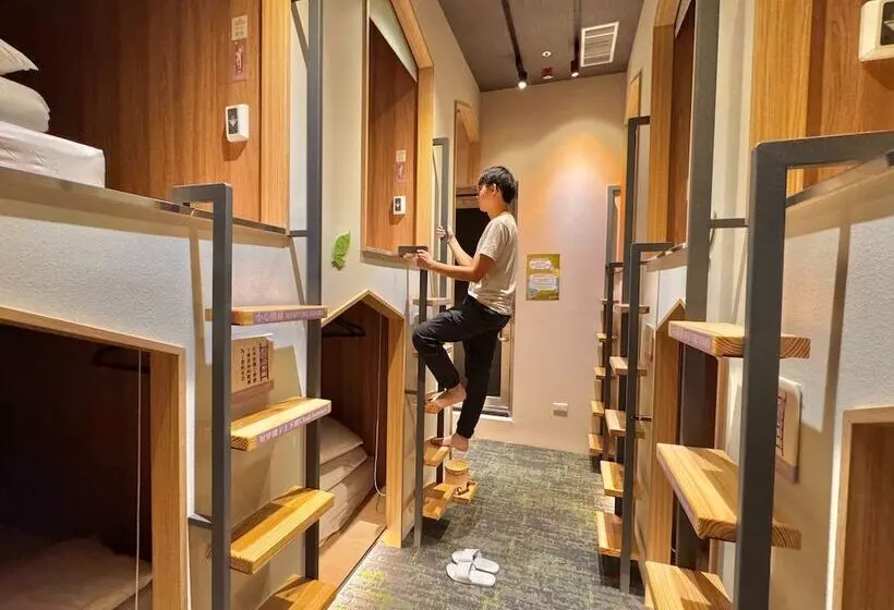 هاستل Cho Stay Capsule Hotel Taoyuan Airport T2