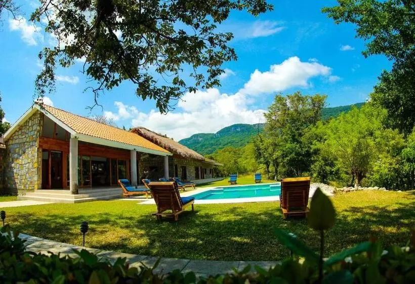 Retkeilymaja Finca Thakni  Casa De Campo