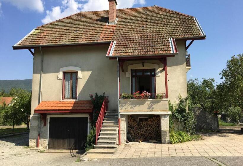 住宿加早餐  Chambres D Hôtes Des Bauges Route 26 57