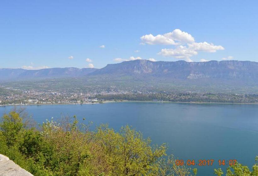 住宿加早餐  Chambres D Hôtes Des Bauges Route 26 57