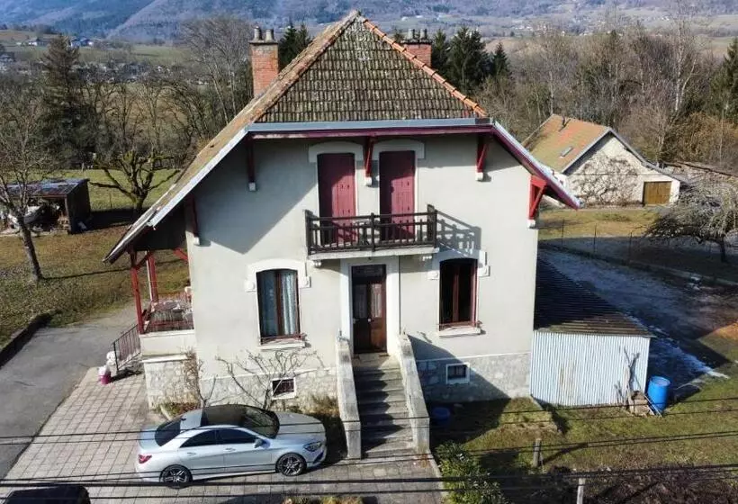 ベッドアンドブレックファースト Chambres D Hôtes Des Bauges Route 26 57