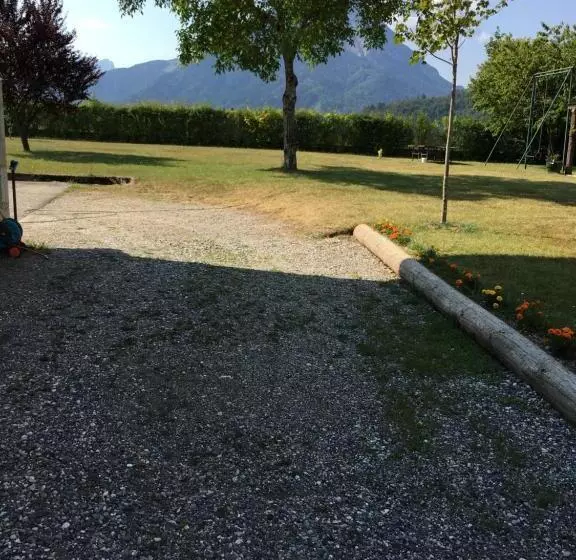 ベッドアンドブレックファースト Chambres D Hôtes Des Bauges Route 26 57