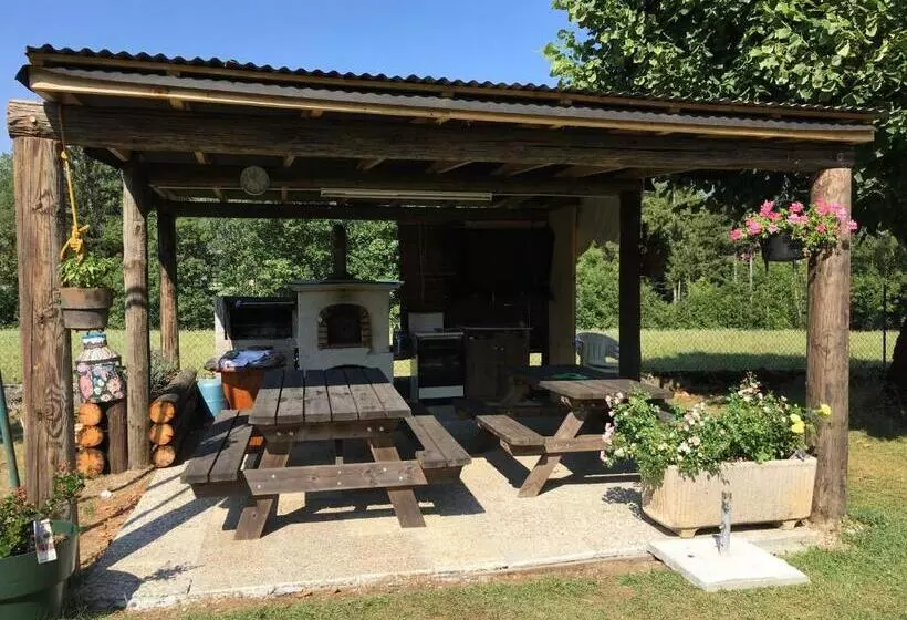 ベッドアンドブレックファースト Chambres D Hôtes Des Bauges Route 26 57