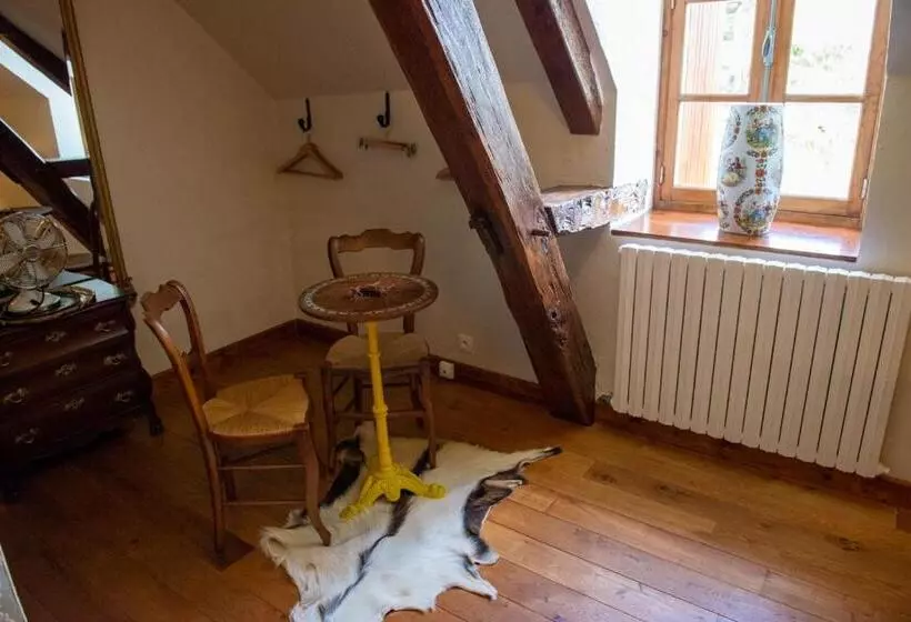 ベッドアンドブレックファースト La Maison Du Cerf