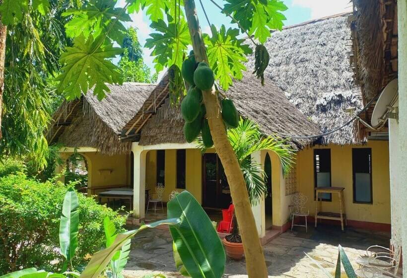 Comfy Dhows Hotel, Kilifi