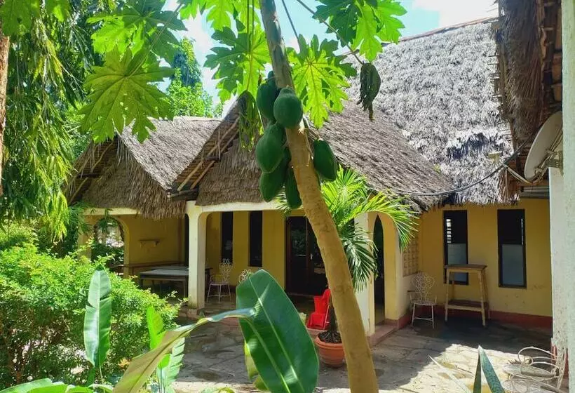 Comfy Dhows Hotel, Kilifi