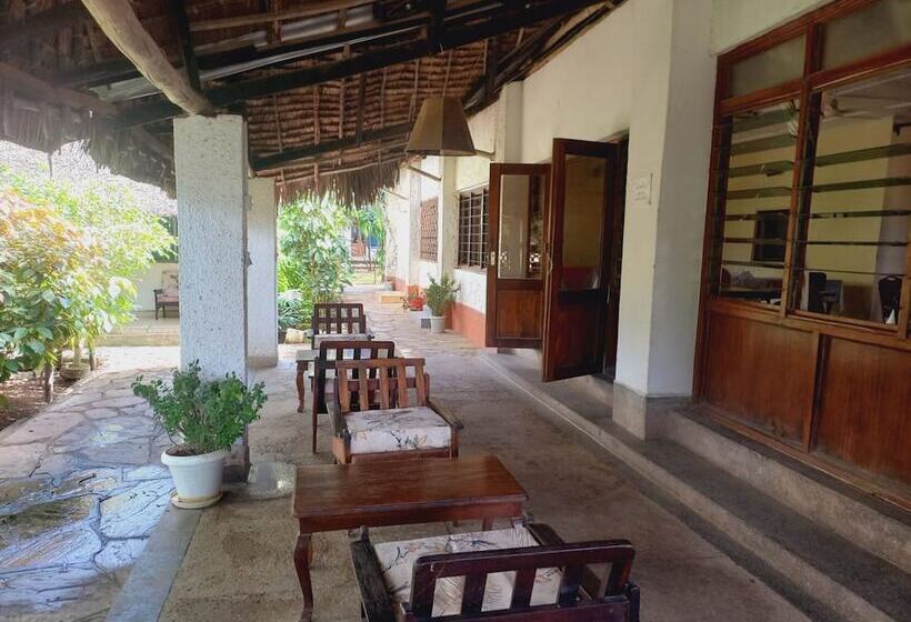 Comfy Dhows Hotel, Kilifi