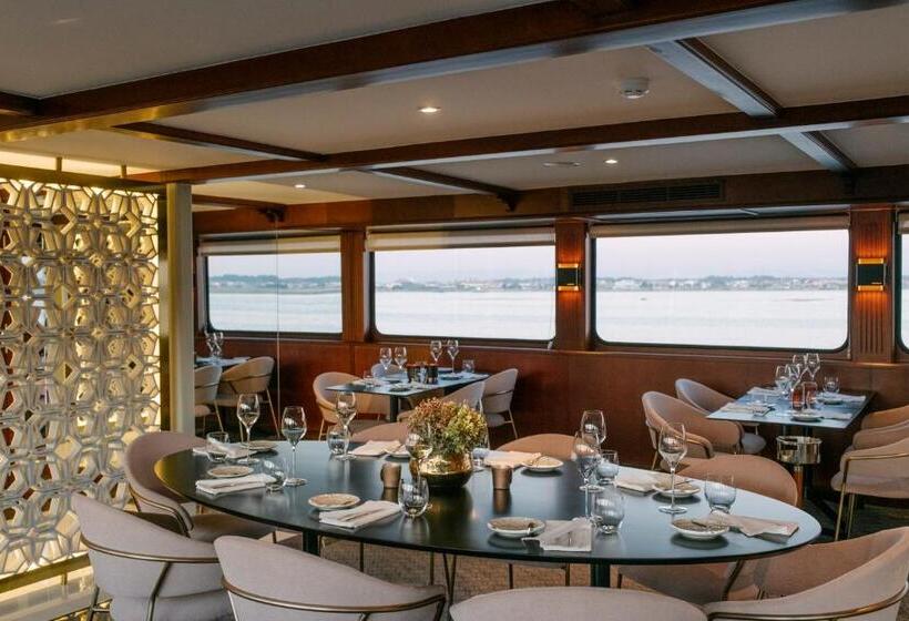 Costa Do Sal Hotel Boat Lounge