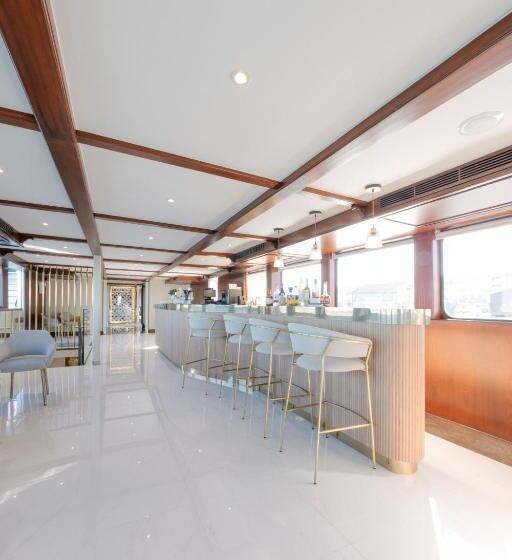 Costa Do Sal Hotel Boat Lounge