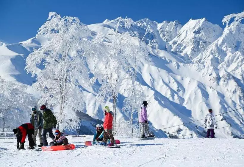 Hotelli Hakuba Funny Hours