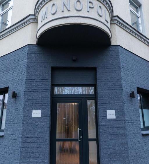 בית מלון כפרי Monopol