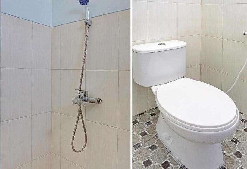 Отель Oyo 92021 Dua Putra Homestay Klayar