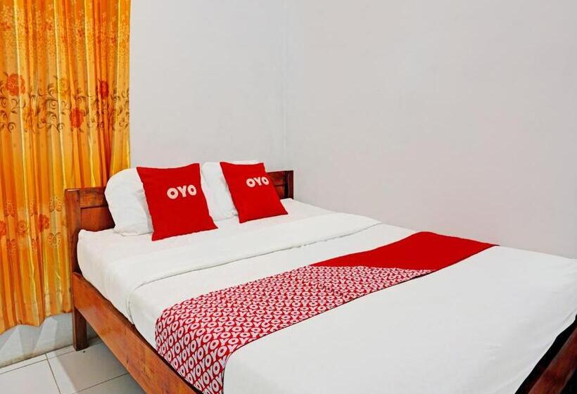 Отель Oyo 92021 Dua Putra Homestay Klayar