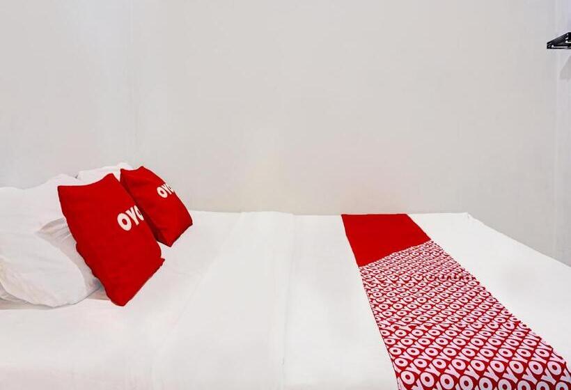 Отель Oyo 92021 Dua Putra Homestay Klayar