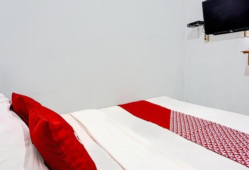 Отель Oyo 92021 Dua Putra Homestay Klayar